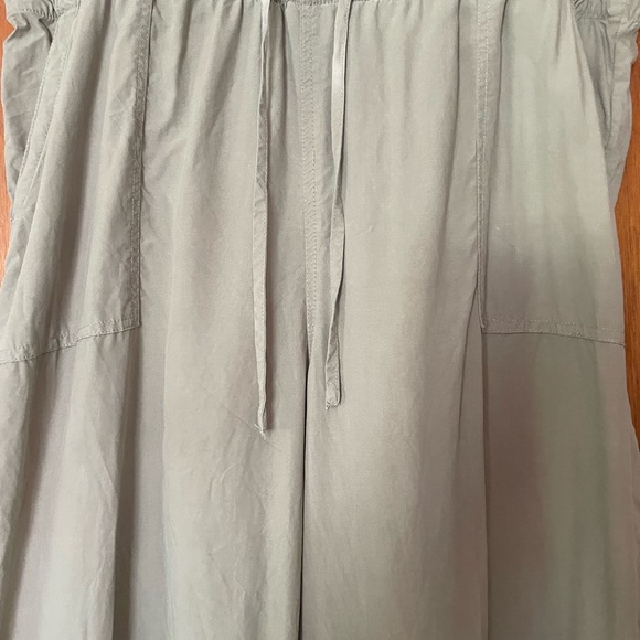 XXL Thread & Supply Green Capri - Picture 4 of 4